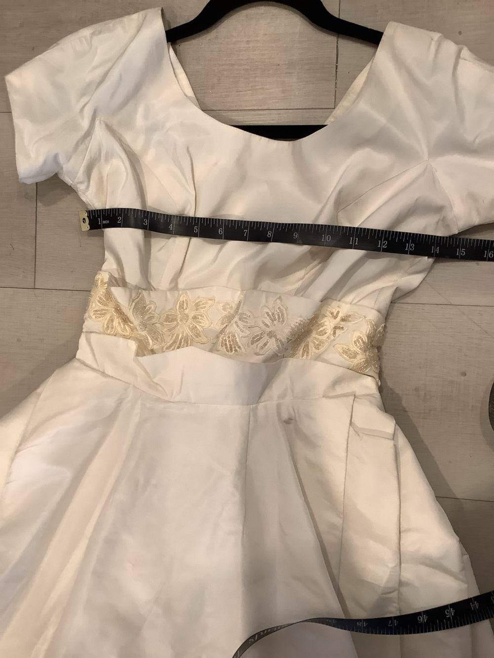 “C5” Vintage Ivory A-Line Dress with Bow Back - Picture 9 of 10